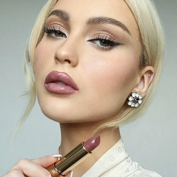 Gucci Satin Lipstick In 220 Merry Mauve - Cool Mauve Pink - Picture 3 of 12